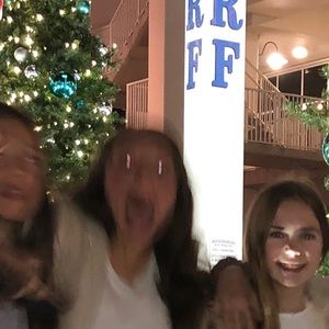 Meet your Posher, Tonirose